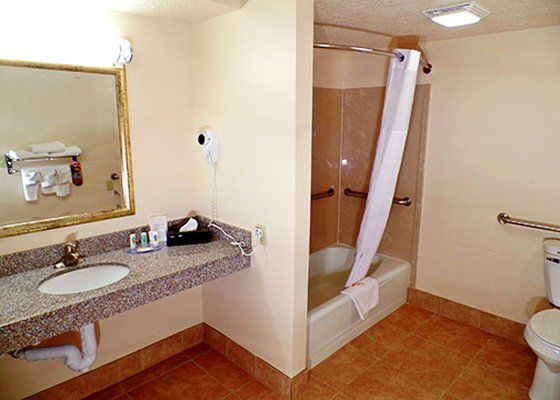 クオリティ イン エバンストン 部屋 写真